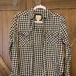 Forever 21 woman’s small black and white flannel